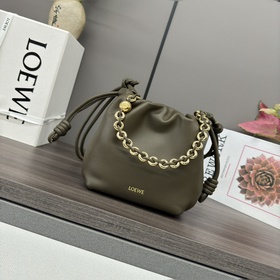 Loewe  迷你柔軟納帕羊皮革 Flamenco Purse 福袋 采用褶皺