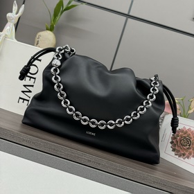 Loewe  新款 大號柔軟納帕羊皮革 Flamenco Purse 福袋 采