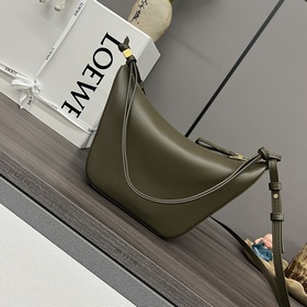 Loewe  經典牛皮革Hammock hobo手袋 将經典手袋能輕松改變形狀