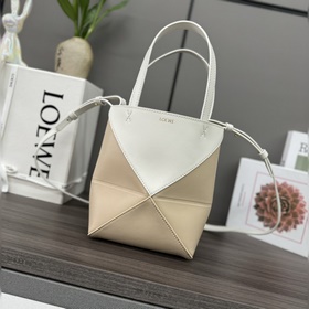 Loewe 新款 迷你 雙色 亮面牛皮革Puzzle Fold 手袋從品牌經典