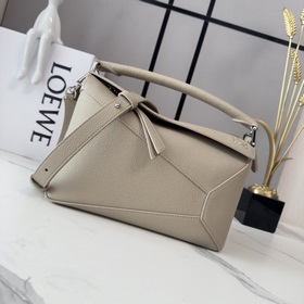 Loewe 新版本 小號柔軟粒面牛皮革Puzzle Edge手袋 Loewe