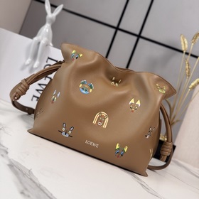 Loewe  2 6 早春Louis Wain聯名新款 Flamenco 福袋