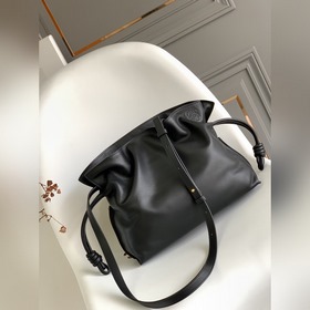 Loewe Flamenco 升級版福袋系列到貨 采用拉繩收緊 并打上标志性的