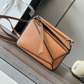 Loewe 迷你經典牛皮Puzzle 手袋 LOEW推出的首次亮相手提包*長方