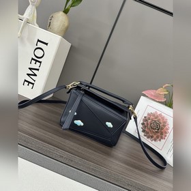 Loewe 迷你經典牛皮Puzzle 手袋 LOEW推出的首次亮相手提包*長方