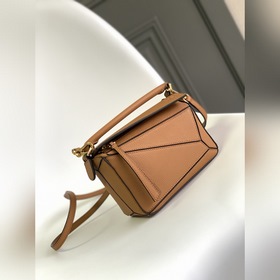 Loewe Puzzle #新做法# mini出貨 迷你幾何采用進口珠地小牛皮