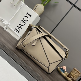 Loewe Puzzle small#新做法# 專櫃同步 采用進口珠地小牛皮運