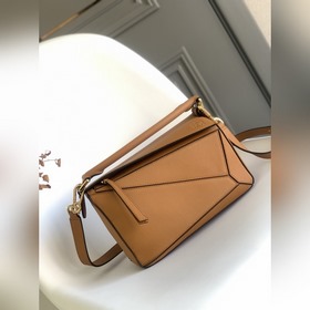 Loewe Puzzle small#新做法# 專櫃同步 采用進口珠地小牛皮運