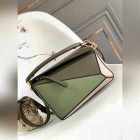 Loewe 爆款Puzzle small(小號24CM)出貨 小號幾何包 以小