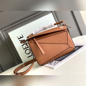 Loewe 爆款Puzzle small(小號24CM)出貨 小號幾何包 以小