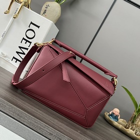 Loewe (新版本)壓印 Logo 小號Puzzle 手袋 Loewe 推