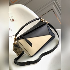 Loewe 爆款Puzzle small(小號24CM)出貨 小號幾何包 以小