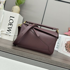 Loewe (新版本)壓印 Logo 小號Puzzle 手袋 Loewe 推