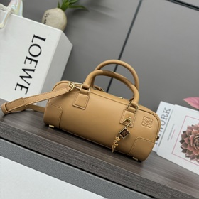 Loewe  新款 迷你 Amazona 23 Cropped 手袋 *保齡球