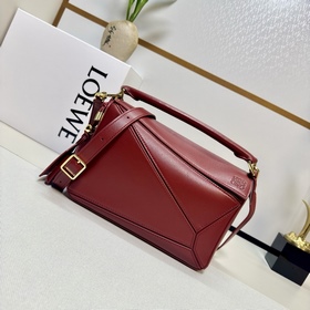 Loewe  新款 小號納帕羊皮革 Featherlight Puzzle 手