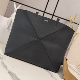 Loewe 新款 大號 柔軟粒面 牛皮革橫版 Puzzle Fold 手袋 采