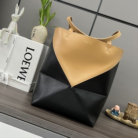Loewe 新款 小號拼色 亮面牛皮革 Puzzle Fold Tote采用标