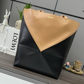 Loewe 新款 大號拼色 亮面牛皮革 Puzzle Fold 手袋從品牌經典
