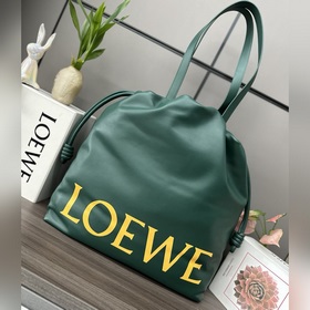 Loewe  新款 納帕牛皮革flamenco Tote手袋 采用加長廓形，飾