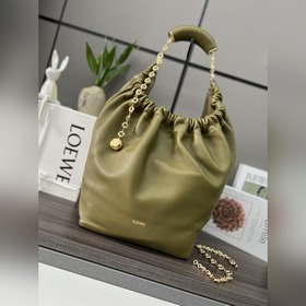 Loewe  中號 納帕羊皮Squeeze手袋 一款精緻而柔美的全新手袋，采用