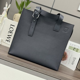 Loewe  新版本帶拉鍊 男士托特包 Buckle Tote手袋 寬大的容