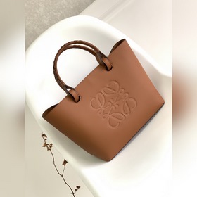 Loewe 全新Anagram Tote印花 托特包 可搭配較長的牛皮革頂部提