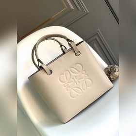 Loewe 全新Anagram Tote印花 托特包 可搭配較長的牛皮革頂部提