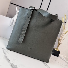 Loewe  粒面牛皮革Loop 拉鍊托特手袋柔軟而具有結構感*融合流線型廓形