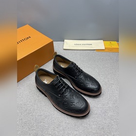 新款2026春款上新，LV Monogram樂福鞋，經典牛皮+壓花圖案，品牌辨識