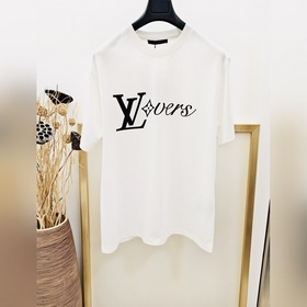 LV  路易家巴黎時裝周秀場員工T恤 Size：s，m，l，xl，xxl 男