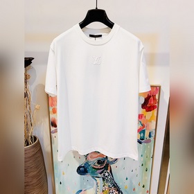 Size：S，M，L，XL，XXL 碼 黑，白 男女同款 LV   路易家