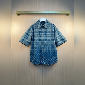 LV  路易 26SS早春新款高版本漸變漂白滿印提花牛仔短袖襯衫 尺寸：S