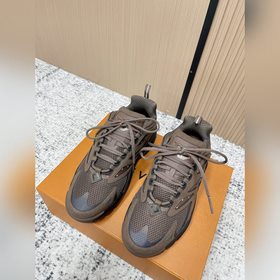 頂級版本 LV Runner Tatic男款運動鞋是Louis Vuitton