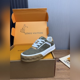 Lv.頂級代購IT 路易威登，運動闆鞋專櫃同步，鞋面意大利進口，高品質拼接複雜工