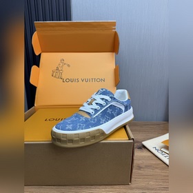 Lv.頂級代購IT 路易威登，運動闆鞋專櫃同步，鞋面意大利進口，高品質拼接複雜工