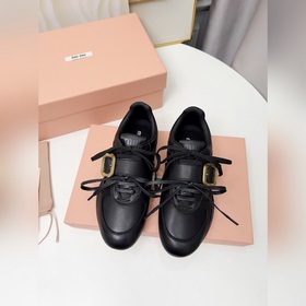 Miu Miu 26缪缪最新款走秀 德訓 休閑鞋複古工藝，這款系列的細節特寫 新