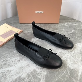 miumiu瑪麗珍單鞋 面：進口超軟羊皮 裡：混種羊皮 墊：混種羊皮 底：原版工