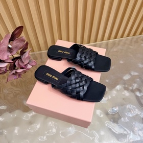Miu Miu 缪缪 新款蝴蝶結 少女拖鞋 系列上新 miumiu  巴黎時裝