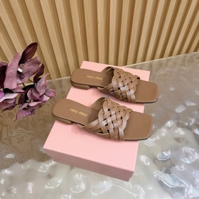 Miu Miu 缪缪 新款蝴蝶結 少女拖鞋 系列上新 miumiu  巴黎時裝