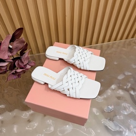 Miu Miu 缪缪 新款蝴蝶結 少女拖鞋 系列上新 miumiu  巴黎時裝