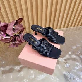 Miu Miu 缪缪 新款蝴蝶結 少女拖鞋 系列上新 miumiu  巴黎時裝