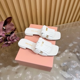 Miu Miu 缪缪 新款蝴蝶結 少女拖鞋 系列上新 miumiu  巴黎時裝