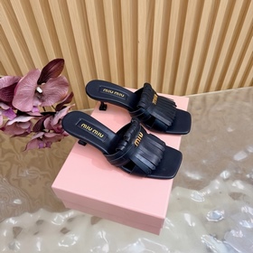 Miu Miu 缪缪 新款蝴蝶結 少女拖鞋 系列上新 miumiu 巴黎時裝周