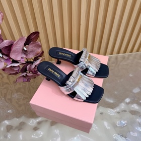 Miu Miu 缪缪 新款蝴蝶結 少女拖鞋 系列上新 miumiu  巴黎時裝