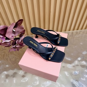 Miu Miu 缪缪 新款蝴蝶結 少女拖鞋 系列上新 miumiu  巴黎時裝