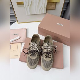 Miu Miu 26缪缪最新款走秀 雙色系帶網面平底德訓 休閑鞋 這款系列的細節