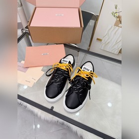 缪缪miumiu 新款上市 毛裡 ...... 2026年最新走秀款，經典升級