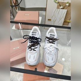 miumiu 又有了新的聯名球鞋！！ 之前的miu miu X New Bala