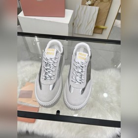 缪缪miumiu 新款上市 特點：輕，軟，增高，舒适，透氣 miumiu25年新