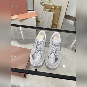 缪缪miumiu 新款上市 miumiu25年新款 厚底餅幹鞋 最新走秀款，經